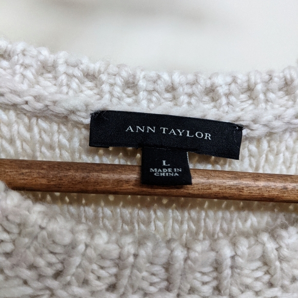 Ann Taylor oversize cream knitted sweater L - Picture 4 of 7
